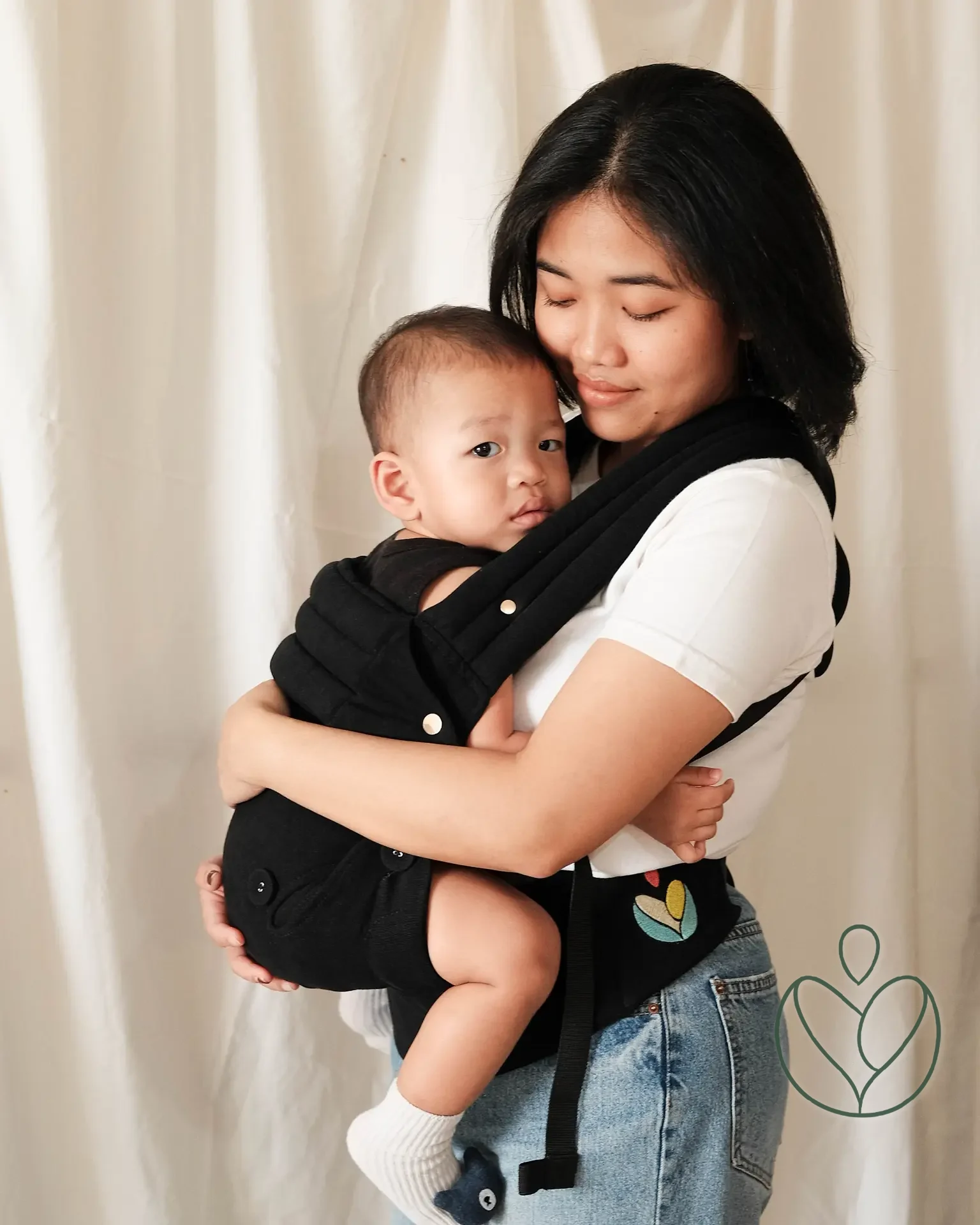 Gendongan bayi ergonomis Keenaa posisi M-Shape